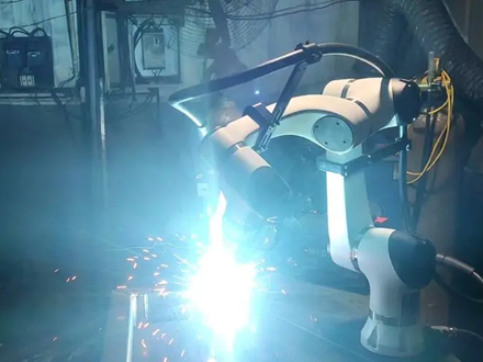 How to improve the process quality of robot welding?